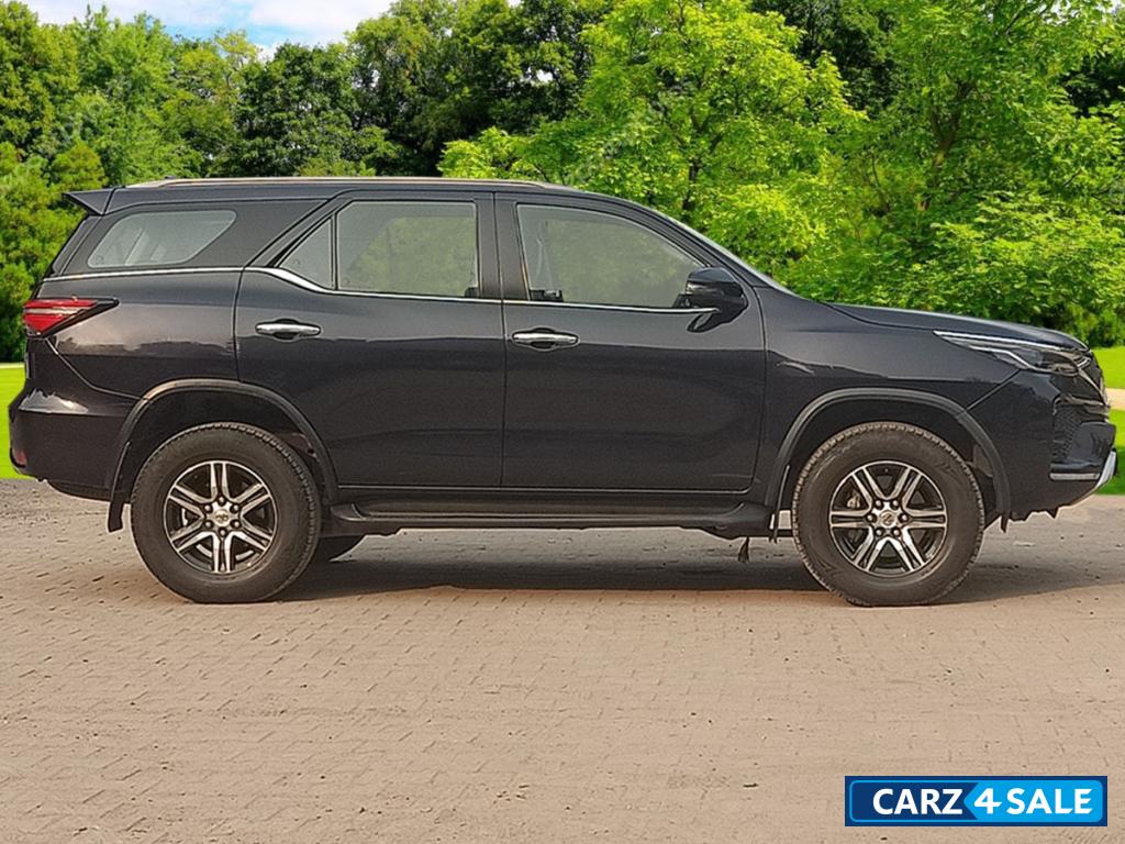 Toyota Fortuner 2.8L 2WD MT DSL