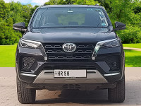 Toyota Fortuner 2.8L 2WD MT DSL