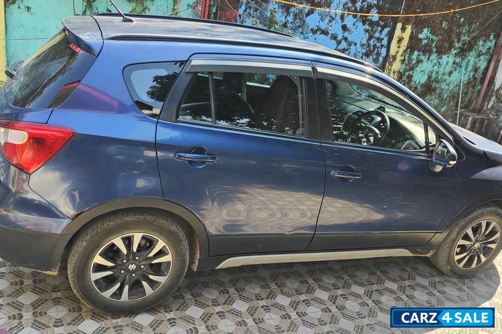 Blue Maruti Suzuki S-Cross Zeta