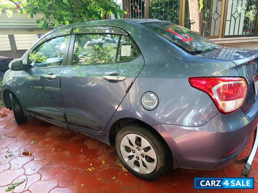 Hyundai Xcent BASE ABS