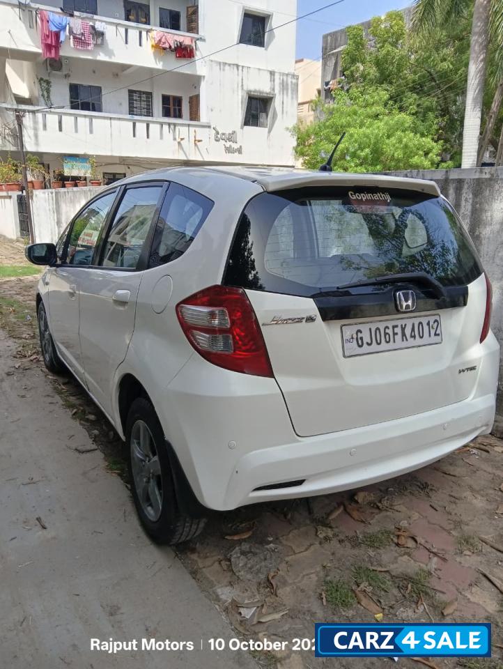 T. White Honda Jazz Top Model