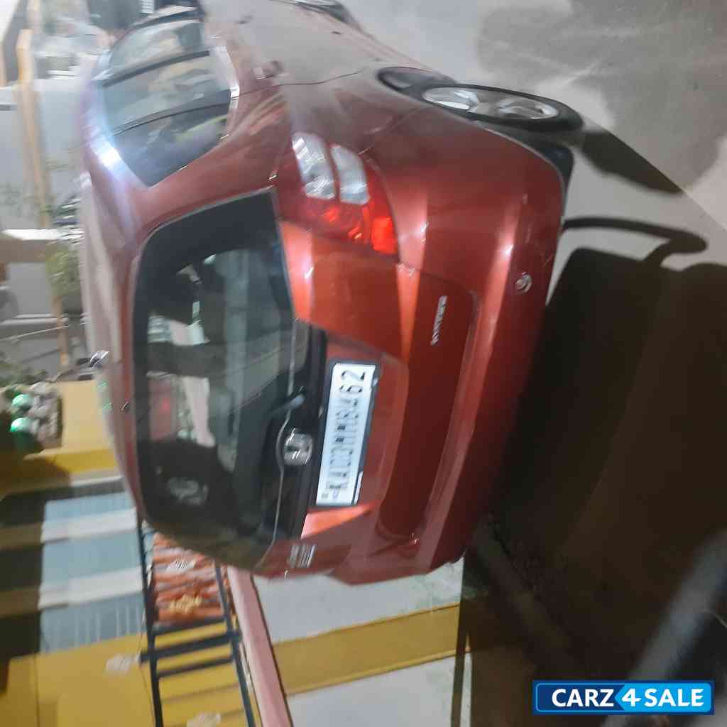 Red Honda Jazz IV-Tech