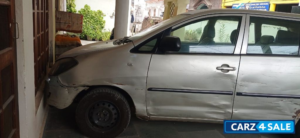 Toyota Innova gx-8str