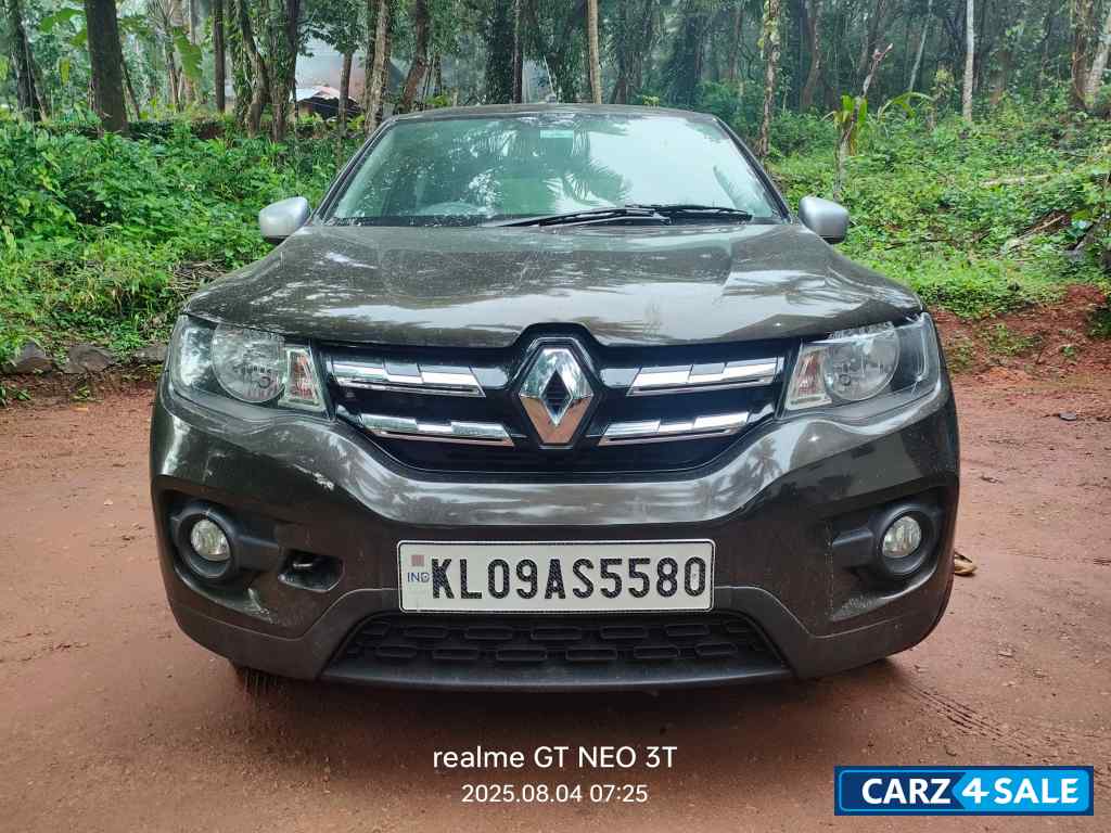 Green Renault Kwid Petrol