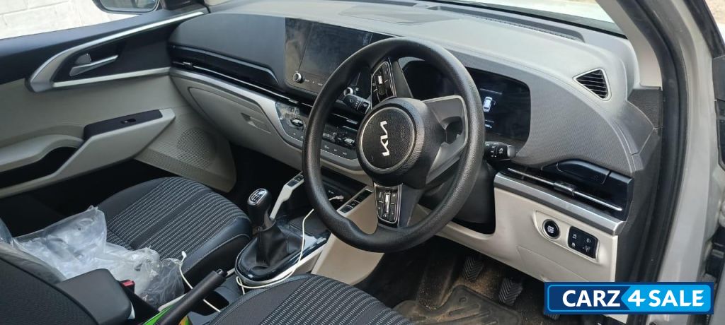 Kia Carens g1.5 6MT prestige o 7