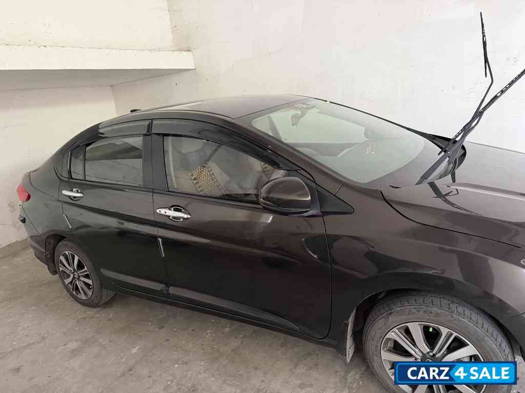Golden Brown Honda City 4th Generation V MT Petrol