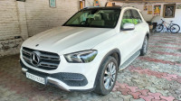 White Mercedes-Benz GLE