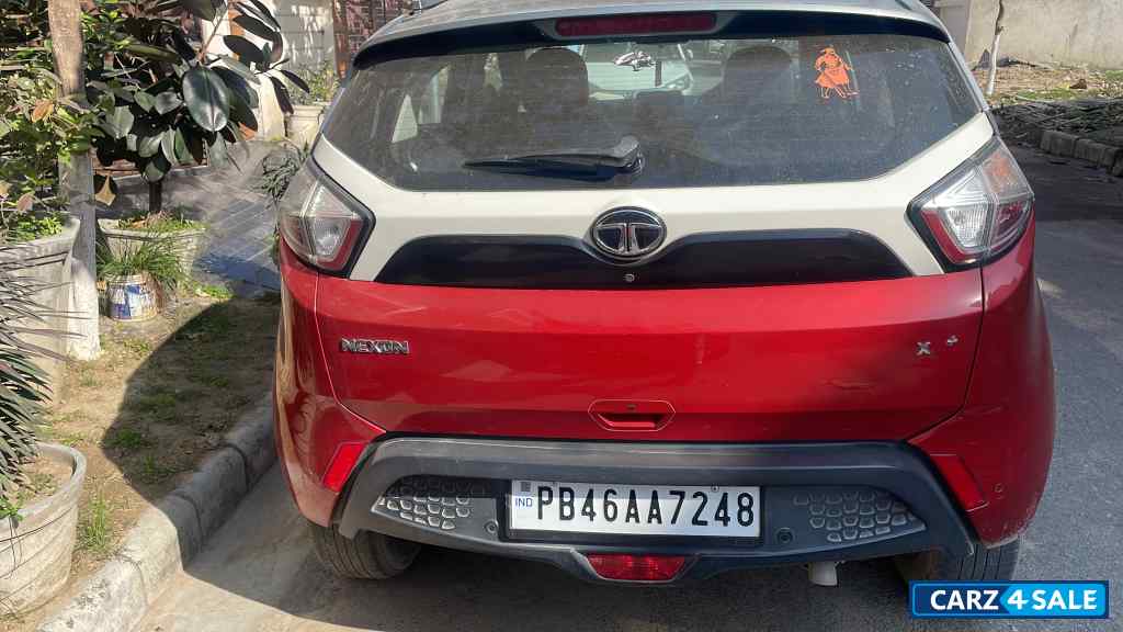 Red And Silver Tata Nexon xz+ dual tone Red And Silver Tata Nexon xz+ dual tone