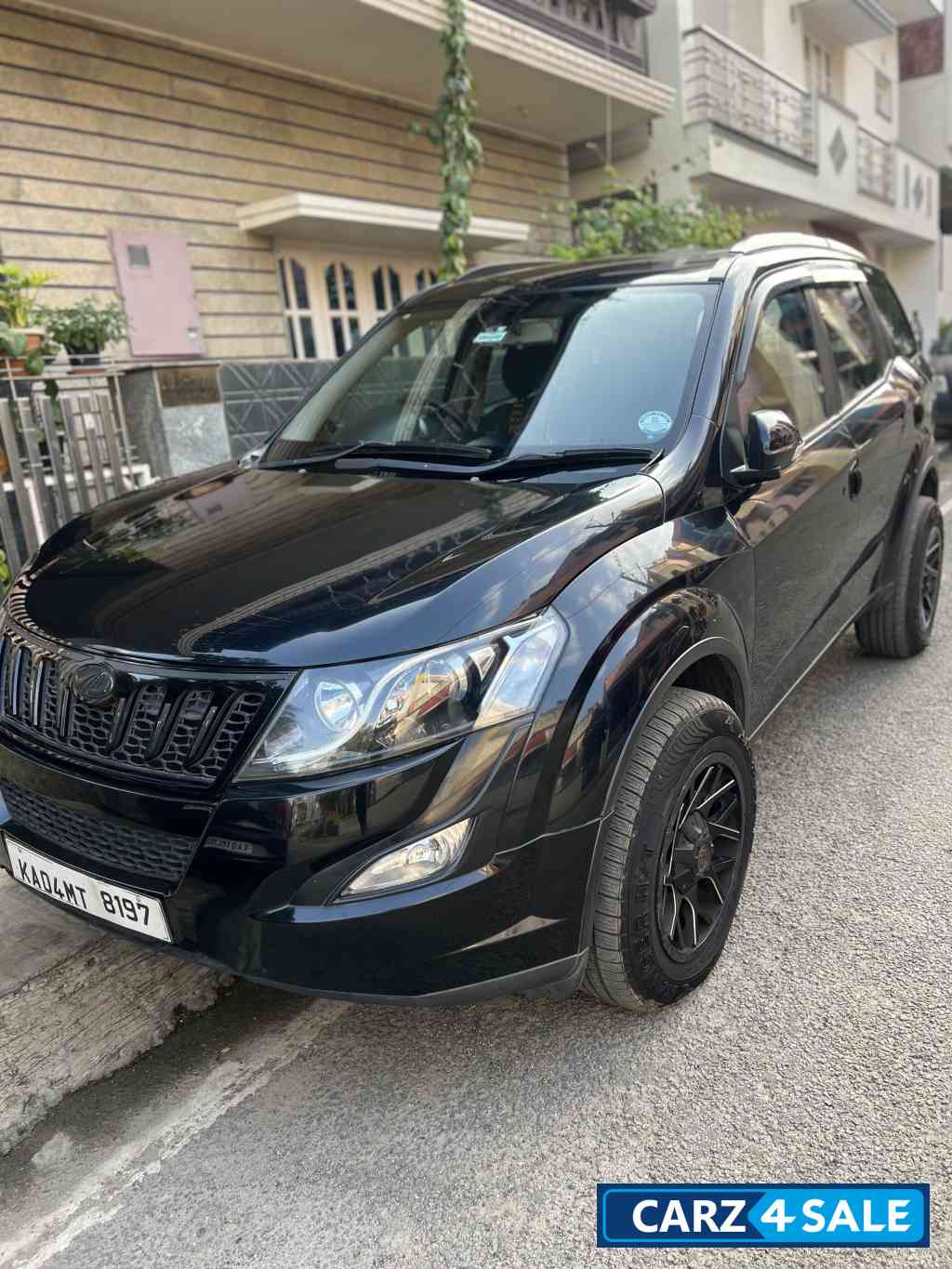 Mahindra XUV 500 W6
