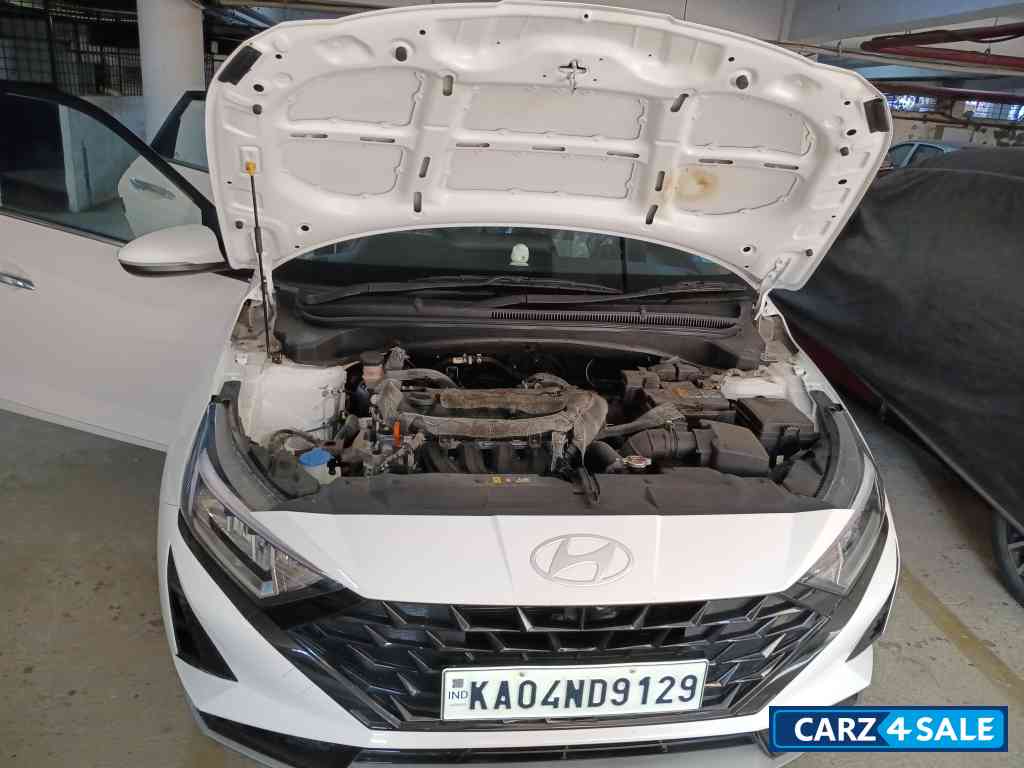 White Hyundai i20 Petrol