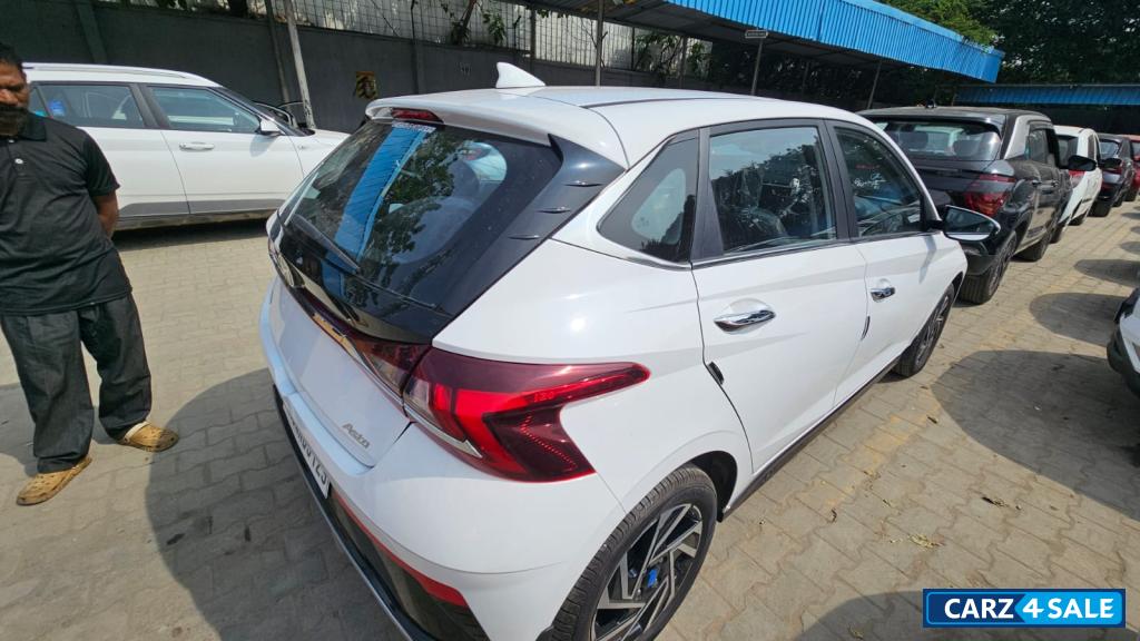 White Hyundai i20 Petrol