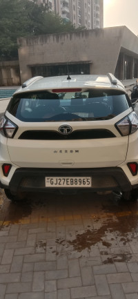 Tata Nexon Xm Sunroof 2023 Model