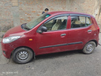 Red Hyundai i10 Era