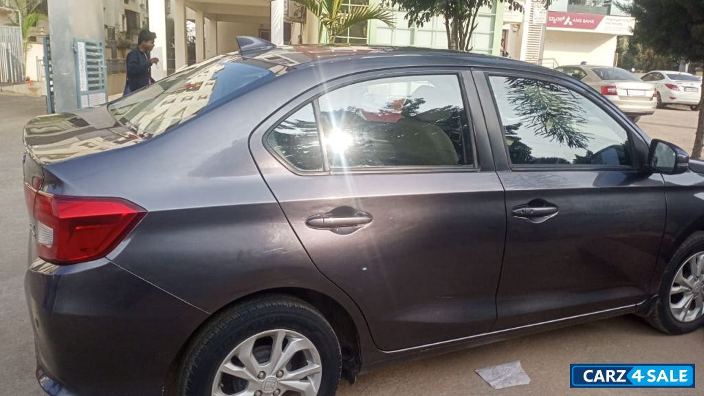 Silver Metallic Honda Amaze 1.2 ltr petrol VX iVTEC