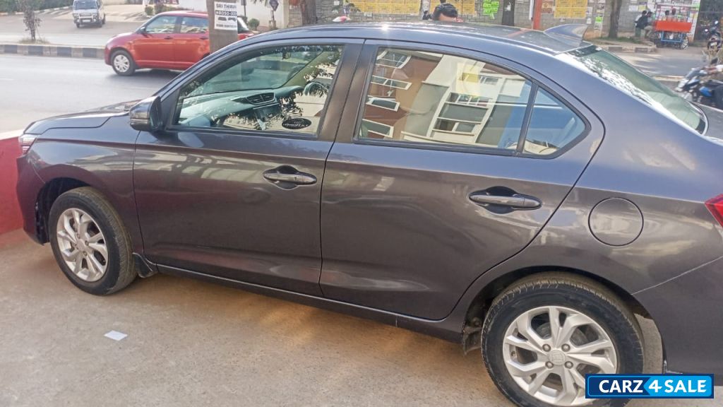 Silver Metallic Honda Amaze 1.2 ltr petrol VX iVTEC