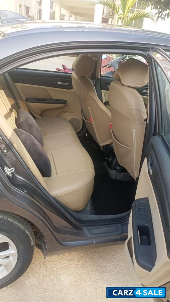 Silver Metallic Honda Amaze 1.2 ltr petrol VX iVTEC