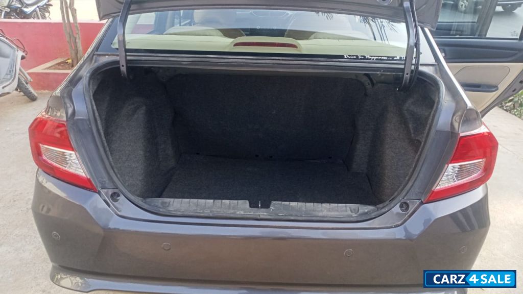 Silver Metallic Honda Amaze 1.2 ltr petrol VX iVTEC