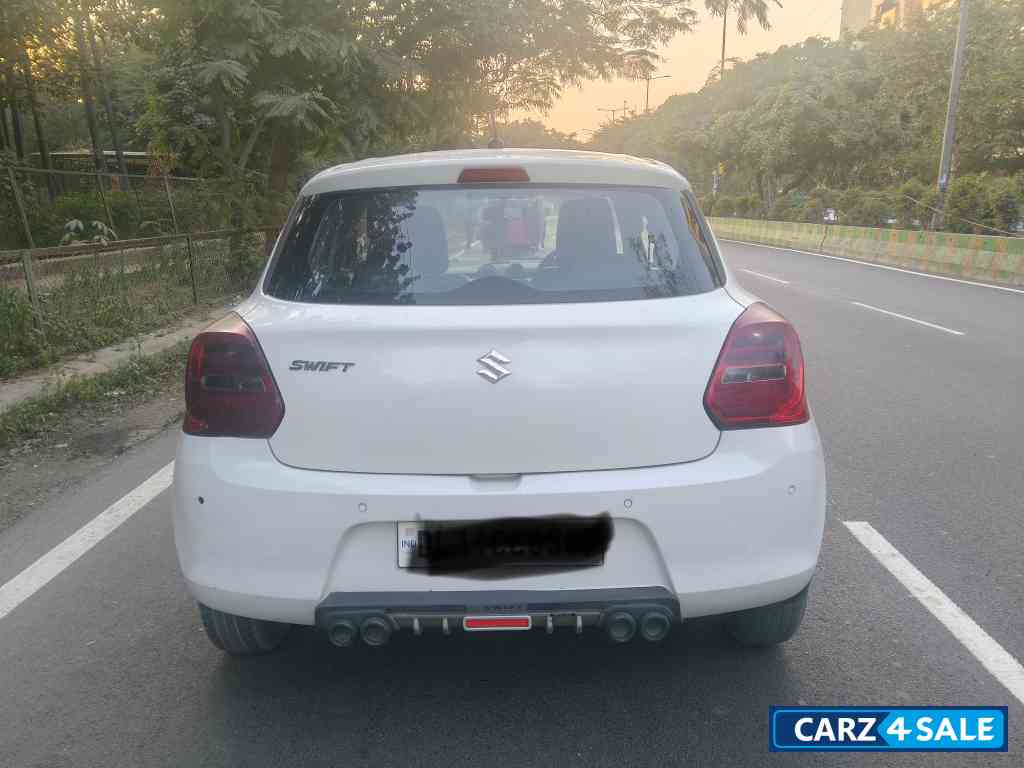 Pearl Artic White Maruti Suzuki Swift VXI