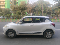 Pearl Artic White Maruti Suzuki Swift VXI