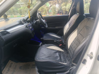 Pearl Artic White Maruti Suzuki Swift VXI
