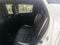 Pearl Artic White Maruti Suzuki Swift VXI