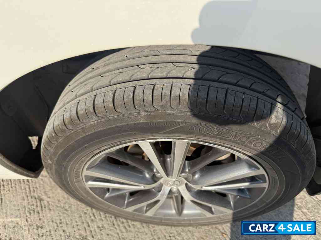 Toyota Corolla Altis