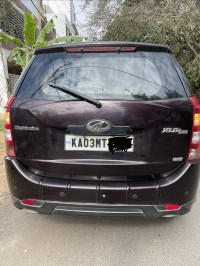 Mahindra XUV 500 w8