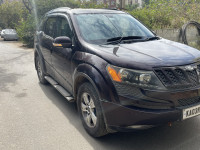 Mahindra XUV 500 w8