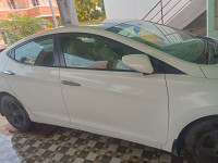 C White Hyundai Elantra sx 1.6