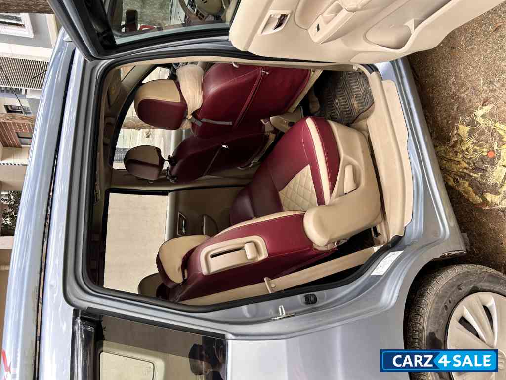 Blue Maruti Suzuki Ertiga Vxi