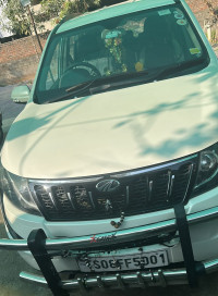 Mahindra XUV 500 W6