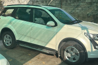 Mahindra XUV 500 W6