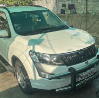 Mahindra XUV 500 W6
