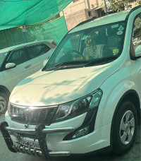 Mahindra XUV 500 W6
