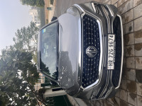 MG Hector 1.5 L CVT SHARP DUAL TONE
