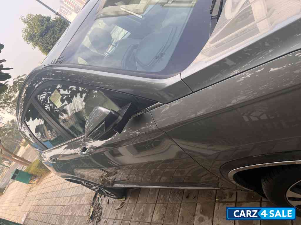 MG Hector 1.5 L CVT SHARP DUAL TONE