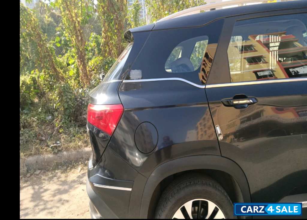 Black MG Hector Sharp 1.5 CVT