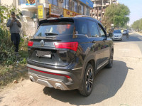 Black MG Hector Sharp 1.5 CVT