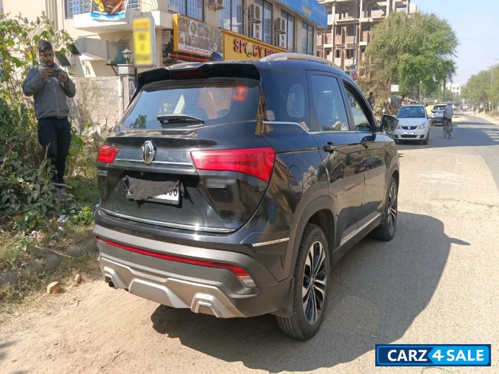 Black MG Hector Sharp 1.5 CVT