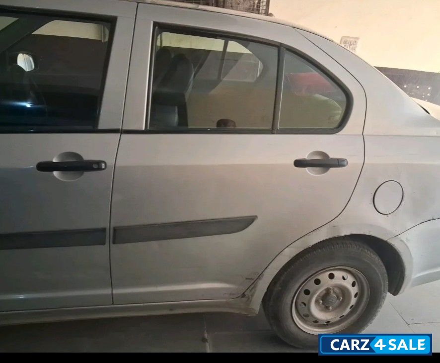 Maruti Suzuki Dzire LXI