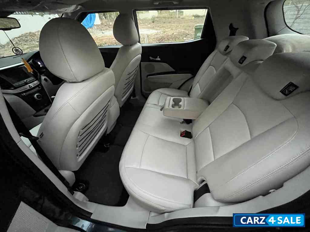 Aqua Marine Mahindra XUV300 W8 optional automatic Aqua Marine Mahindra XUV300 W8 optional automatic