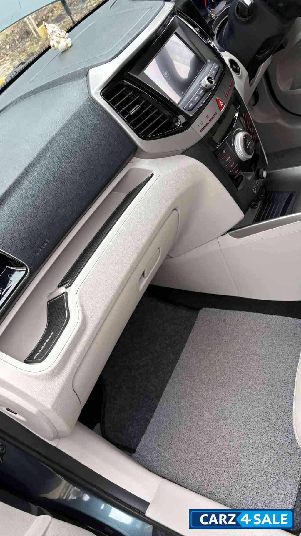 Aqua Marine Mahindra XUV300 W8 optional automatic Aqua Marine Mahindra XUV300 W8 optional automatic