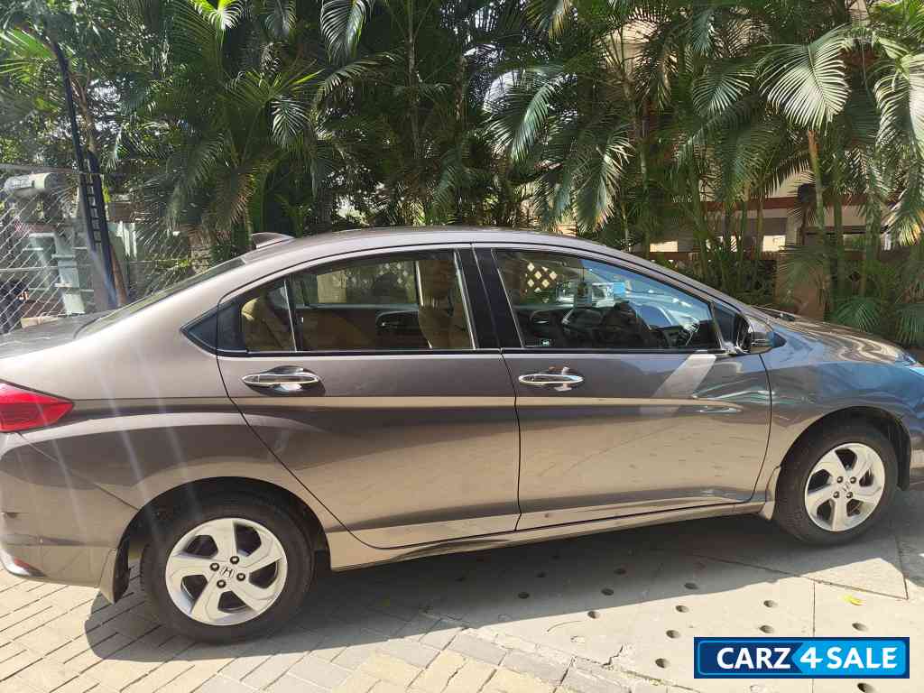 Honda City V MT ( i-VTEC)