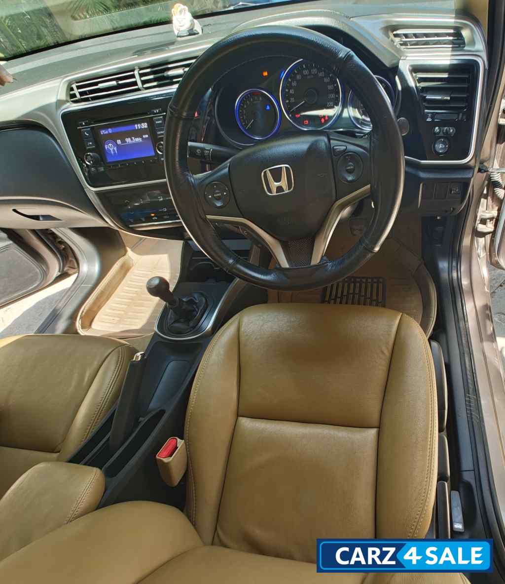 Honda City V MT ( i-VTEC)