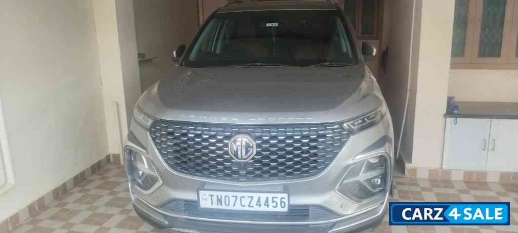 MG Hector Plus Sharp 1.5 Petrol Turbo Hybrid MT 6 Seater