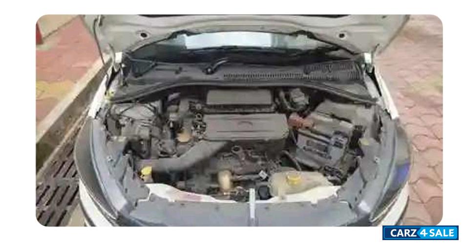 White Tata Tiago NRG XZ White Tata Tiago NRG XZ