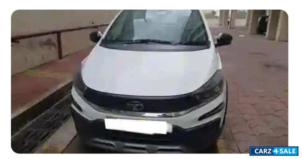 White Tata Tiago NRG XZ White Tata Tiago NRG XZ