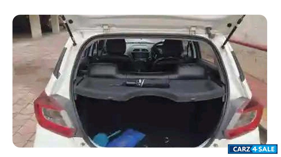 White Tata Tiago NRG XZ White Tata Tiago NRG XZ