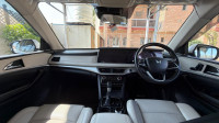 Mahindra XUV700 AX7 Luxury Pack DSL Automatic White