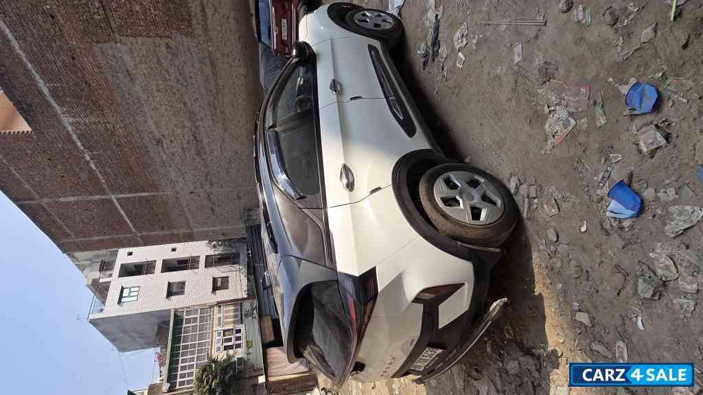 White Tata Nexon Smart Plus icng White Tata Nexon Smart Plus icng